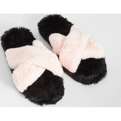 Pluszowe klapki - Czarny. Klapki marki Sinsay. Za 24.99 zł.