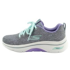 Buty Skechers Go Walk Arch Fit 2.0 125311/GYLV szare. Szare buty treningowe bez wzorów, z gumy, bez zapięcia, trekkingowe. W wyprzedaży za 388.82 zł.