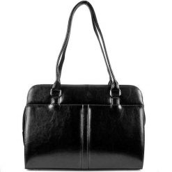 Torebka skórzana damska klasyczna DAN-A T144 czarna. Czarne torebki klasyczne DAN-A, bez wzorów, ze skóry, eleganckie, bez dodatków. Za 399.99 zł.