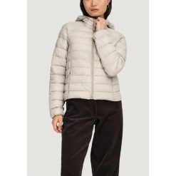 Kurtka puchowa Kobieta ONLY ONLTAHIA LW QUILTED HOOD JKT NOOS OTW. Brązowe kurtki ONLY, bez wzorów, z puchu, z kapturem. Za 248.20 zł.