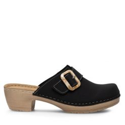 Klapki Inblu. Czarne klapki Inblu, bez wzorów, bez obcasa, bez zapięcia. Za 119.99 zł.