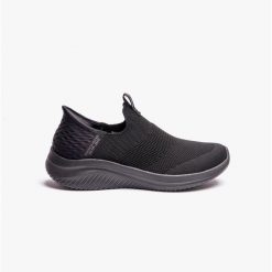 Buty damskie SKECHERS Ultra Flex 3.0 Cozy Streak. Czarne buty sportowe lifestyle Skechers, bez zapięcia. Za 329.99 zł.