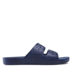 Klapki Freedom Moses. Niebieskie klapki Freedom moses, bez wzorów, bez obcasa, bez zapięcia. Za 229.99 zł.