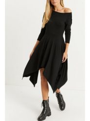 Milan Kiss Sukienka w kolorze czarnym rozmiar: S. Czarne sukienki Milan Kiss, s, bez wzorów, bez kołnierzyka, bez ramiączek, midi. Za 165.99 zł.