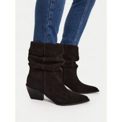 Botki GINO ROSSI. Brązowe botki Gino Rossi, bez wzorów, bez obcasa, na słupku, bez zapięcia. Za 299.99 zł.