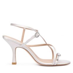 Sandały Stuart Weitzman. Białe sandały Stuart Weitzman, bez wzorów, bez obcasa, na szpilce, bez zapięcia. Za 2,319.00 zł.