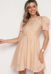 Beżowa Rozkloszowana Sukienka z Bufiastymi Rękawami Elifea. Brązowe sukienki Born2be, na wesele, m, z aplikacjami, z jeansu, eleganckie, bez kołnierzyka, bez ramiączek, rozkloszowane. W wyprzedaży za 95.99 zł.