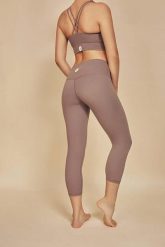 Legginsy do jogi Moonholi Yoggings 7/8. Brązowe legginsy MOONHOLI, bez wzorów, z elastanu, casualowe. Za 229.99 zł.
