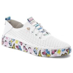 Półbuty damskie Artiker, cholewka ze skóry naturalnej z perforacją zapewniającą przewiewność klasyczne wiązanie lekka podeszwa, białe, 58C0440. Białe półbuty wsuwane Artiker, bez wzorów, ze skóry, klasyczne, bez obcasa. Za 199.00 zł.