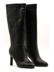 Belluci Kozaki w kolorze czarnym rozmiar: 38. Czarne kozaki Belluci, na zimę, bez wzorów, bez obcasa, na szpilce, bez zapięcia. Za 165.31 zł.