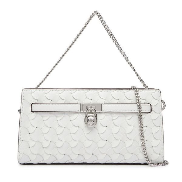 Torebka MICHAEL Michael Kors. Białe kopertówki MICHAEL Michael Kors, bez wzorów, wizytowe, bez dodatków. Za 693.99 zł.