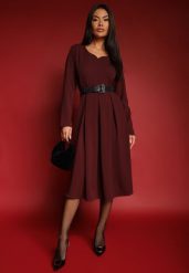Bordowa Sukienka o Rozkloszowanym Kroju z Trójkątnym Dekoltem Temivara. Czerwone sukienki Renee, na co dzień, s, bez wzorów, z jeansu, eleganckie, bez kołnierzyka, bez ramiączek, midi, proste. W wyprzedaży za 83.99 zł.