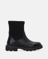 SZTYBLETY DAMSKIE W KOLORZE CZARNYM L-2112071 BLACK. Czarne botki Venezia, bez wzorów, ze skóry, bez obcasa, bez zapięcia. Za 299.00 zł.