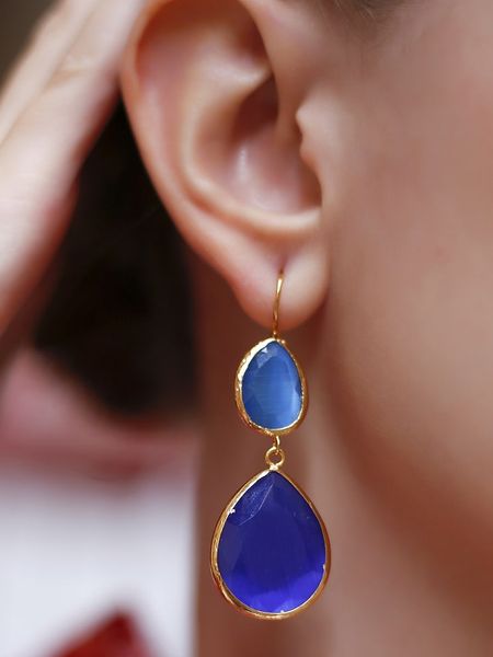 L'Atelier de Gaia Pozłacane kolczyki z kocim okiem rozmiar: onesize. Niebieskie kolczyki L'Atelier de Gaia, pozłacane. Za 91.77 zł.