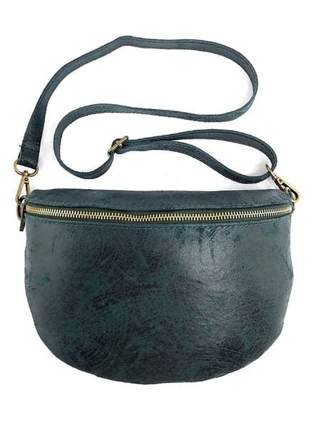 Marlon Skórzana saszetka w kolorze antracytowym - 25 x 19 x 7 cm rozmiar: onesize. Czarne nerki i saszetki Marlon, bez wzorów, z materiału, sportowe, bez dodatków. Za 198.10 zł.