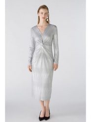 Oui Sukienka w kolorze srebrnym rozmiar: 36. Szare sukienki Oui, bez wzorów, bez kołnierzyka, bez ramiączek, midi. Za 158.47 zł.