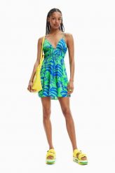 Desigual sukienka kolor turkusowy mini rozkloszowana. Niebieskie sukienki Desigual, l, bez wzorów, bez kołnierzyka, bez ramiączek, mini, rozkloszowane. Za 379.99 zł.