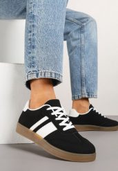 Czarne Sneakersy Tenisówki z Geometrycznymi Paskami Amolita. Czarne trampki Born2be, z aplikacjami, z jeansu, eleganckie, bez zapięcia. W wyprzedaży za 76.49 zł.