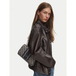 Torebka Guess. Niebieskie torebki klasyczne Guess, z aplikacjami, klasyczne, bez dodatków. Za 584.99 zł.