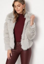 Szara Futrzana Kurtka z Eleganckim Kołnierzem i Pikowanymi Przeszyciami Sinttiae. Szare kurtki Born2be, na zimę, l, bez wzorów, z futra, eleganckie, bez kaptura. W wyprzedaży za 94.49 zł.