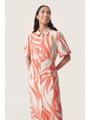 Soaked in Luxury Sukienka "Soaked in Luxury" w kolorze białym rozmiar: L. Białe sukienki Soaked in Luxury, na co dzień, l, bez wzorów, z wiskozy, klasyczne, bez kołnierzyka, bez ramiączek, midi, proste. Za 176.08 zł.