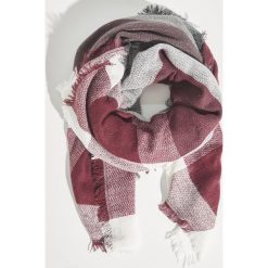 Szal - Fioletowy. Szaliki i kominy marki SOLOGNAC. W wyprzedaży za 19.99 zł.