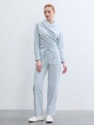 BGN Bluza w kolorze błękitnym rozmiar: 40. Niebieskie bluzy BGN, bez wzorów, bez ramiączek, z kapturem. Za 100.99 zł.