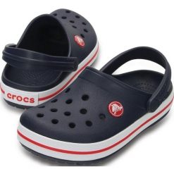 Klapki Crocs Crocband Clog K granatowo-czerwone 204537 485. Czerwone klapki Crocs, bez wzorów, bez obcasa, bez zapięcia. Za 129.00 zł.