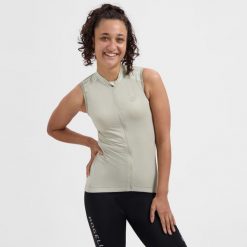 Koszulka rowerowa damska Rogelli Essential II bez rękawów. Czerwone t-shirty sportowe Rogelli, l, bez wzorów, z elastanu, bez ramiączek, rowerowe. Za 181.00 zł.