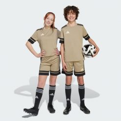 Szorty Squadra 25 Kids. Brązowe szorty adidas, bez wzorów, z materiału, sportowe. Za 89.95 zł.