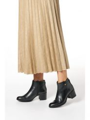 Geox Skórzane botki "New Ascheel" w kolorze czarnym rozmiar: 37. Czarne botki Geox, bez wzorów, eleganckie, bez obcasa, bez zapięcia. Za 314.95 zł.
