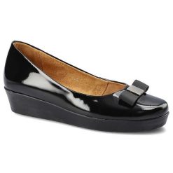 Czarne Półbuty Maciejka Damskie Eleganckie Obuwie. Czarne półbuty wsuwane Maciejka, bez wzorów, ze skóry, eleganckie, bez obcasa, na koturnie. Za 161.00 zł.