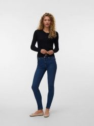 Vero Moda Kardigan w kolorze czarnym rozmiar: M. Czarne swetry Vero Moda, m, bez wzorów, ze splotem, bez ramiączek. Za 134.95 zł.