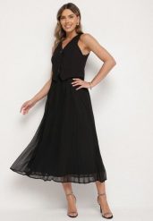 Czarna Plisowana Sukienka z Wiskozy z Wszytą Kamizelką Silanda. Czarne sukienki Born2be, l, bez wzorów, z wiskozy, eleganckie, bez kołnierzyka, bez ramiączek. Za 169.99 zł.