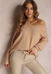 Jasnobeżowy Sweter z Wiskozy Oversize Conime. Brązowe swetry Renee, uniwersalny, z aplikacjami, z jeansu, casualowe, bez ramiączek. W wyprzedaży za 119.99 zł.