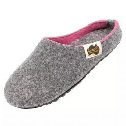Kapcie damskie GUMBIES OUTBACK SLIPPER WOMEN. Czerwone kapcie Gumbies, bez wzorów. Za 129.99 zł.
