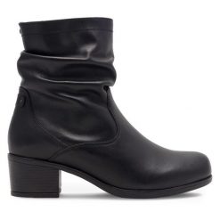 Botki Go Soft. Czarne botki GO SOFT, bez wzorów, bez obcasa, na słupku, bez zapięcia. Za 207.99 zł.
