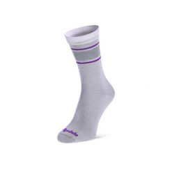 Skarpetki Bridgedale Everyday Ultra Lt Merino P Boot. Fioletowe skarpetki Bridgedale, bez wzorów, z wełny. Za 57.99 zł.