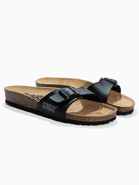 Sunbay Klapki "Jasmin" w kolorze czarnym rozmiar: 37. Czarne klapki Sunbay, bez wzorów, klasyczne, z otwartym noskiem, bez obcasa, bez zapięcia. Za 101.23 zł.