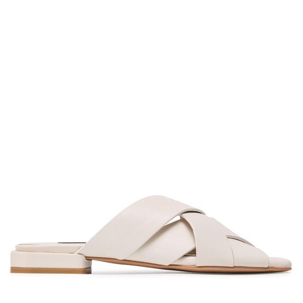 Klapki GINO ROSSI. Brązowe klapki Gino Rossi, bez wzorów, bez obcasa, bez zapięcia. Za 279.99 zł.