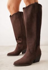 Brązowe Gładkie Kozaki Kowbojki z Imitacji Zamszu na Stożkowym Obcasie Karelia. Brązowe kozaki Born2be, bez wzorów, z jeansu, boho, bez obcasa, na obcasie, bez zapięcia. Za 199.99 zł.