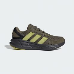 Buty Astrastar. Brązowe buty do biegania adidas, bez wzorów, bez zapięcia, do biegania. Za 329.00 zł.