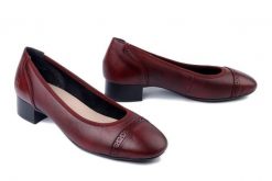 RIEKER 43450-35 red, czółenka damskie. Czerwone czółenka Rieker, bez wzorów, bez obcasa, na obcasie, bez zapięcia. Za 329.90 zł.