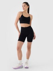 4F Legginsy kolarki bezszwowe treningowe damskie - czarne M/L. Czarne legginsy 4f, bez wzorów, z dzianiny, klasyczne, krótkie. W wyprzedaży za 59.99 zł.