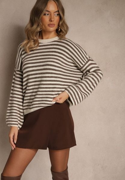 Jasnobeżowy Oversizowy Sweter w Paski z Domieszką Wełny i Wiskozy Tidania. Brązowe swetry Renee, bez wzorów, z dzianiny, casualowe, bez ramiączek. Za 139.99 zł.