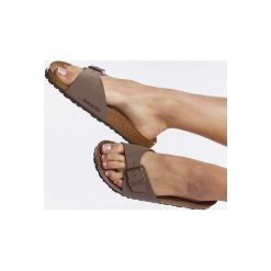 Birkenstock 040093 Mocca, klapki. Klapki Birkenstock, bez wzorów, bez obcasa, bez zapięcia. Za 239.00 zł.