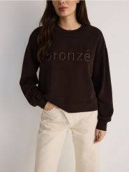 Bluza z haftem - ciemnobrązowy. Brązowe bluzy Reserved, l, bez wzorów, z dzianiny, bez kaptura. Za 119.99 zł.