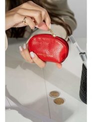 Christian Laurier Skórzany portfel "Nika" w kolorze różowym - 11 x 6 x 3 cm rozmiar: onesize. Różowe portfele Christian Laurier, bez wzorów, z materiału. Za 100.99 zł.