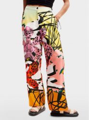 Desigual Spodnie materiałowe MONSIEUR CHRISTIAN LACROIX Ericeira 24SWPW27 Kolorowy Regular Fit. Spodnie materiałowe Desigual, bez wzorów, z jedwabiu. Za 459.99 zł.