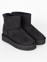 ISLAND BOOT Botki zimowe "Caspian" w kolorze czarnym rozmiar: 40. Czarne botki Island Boot, bez wzorów, bez obcasa, bez zapięcia. Za 180.49 zł.